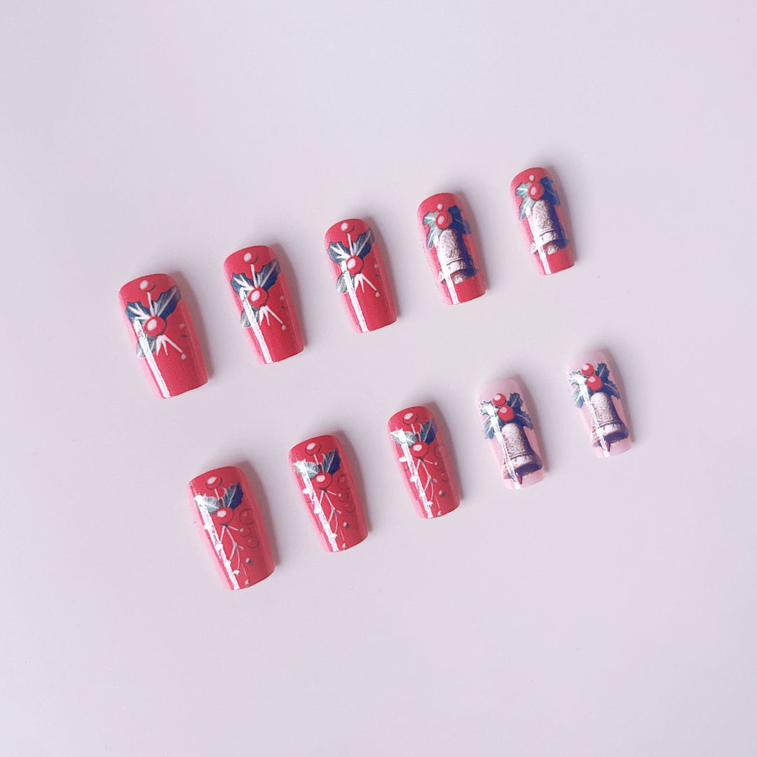 Artificial nail set with festive Christmas design and glitter details Stornfield