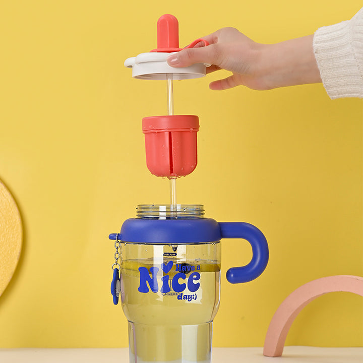 Unisex drinking cup with integrated straw and spill protection Stornfield