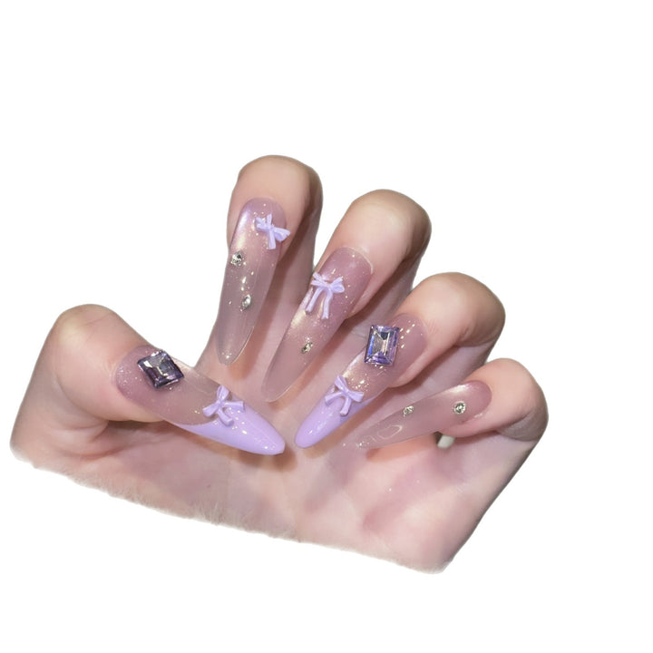 Elegant Handcrafted Press-On Nail Art Set Stornfield