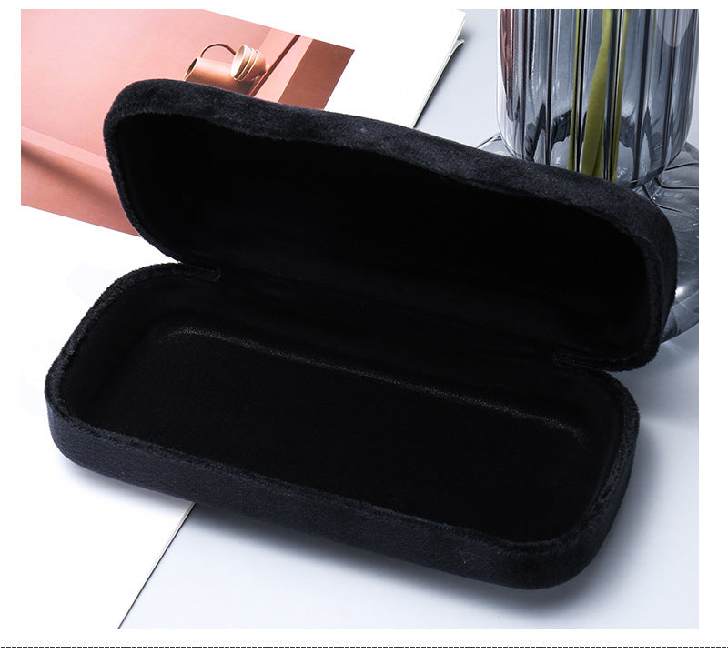 Sunglasses case made of velvet Stornfield