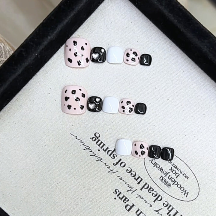 Artistic Animal Print Press-On Nail Set Stornfield