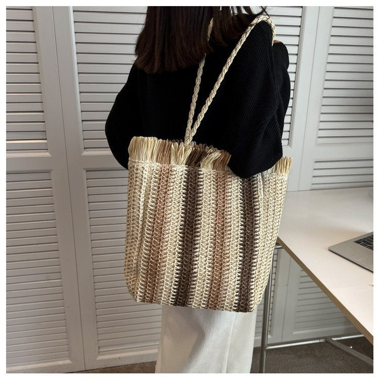 Handbag Made of Braided Natural Material Stornfield