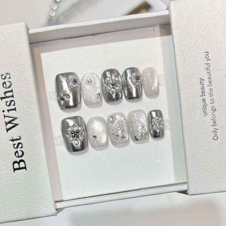 Decorative Silver Press-On Nail Set Stornfield