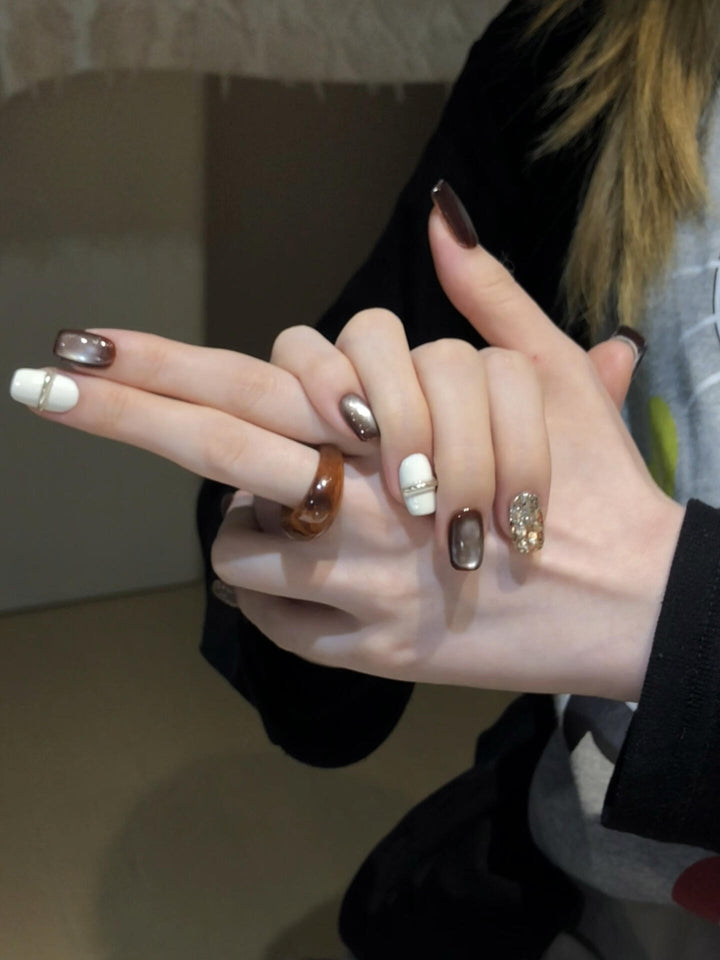 Artificial nails with elegant glitter pattern Stornfield