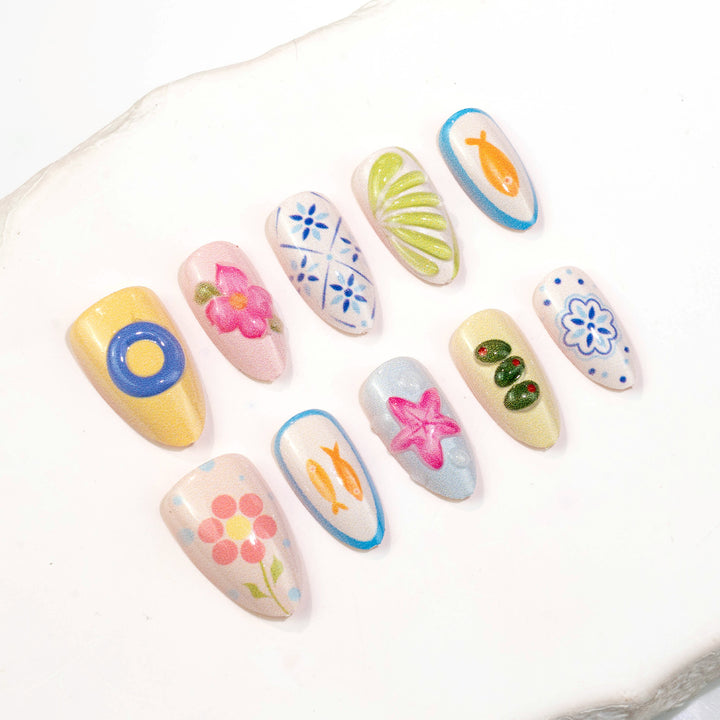 Thematic Undersea-Inspired Press-On Nails