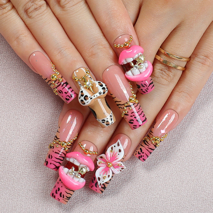 Creative nail set with elegant animal and floral pattern Stornfield