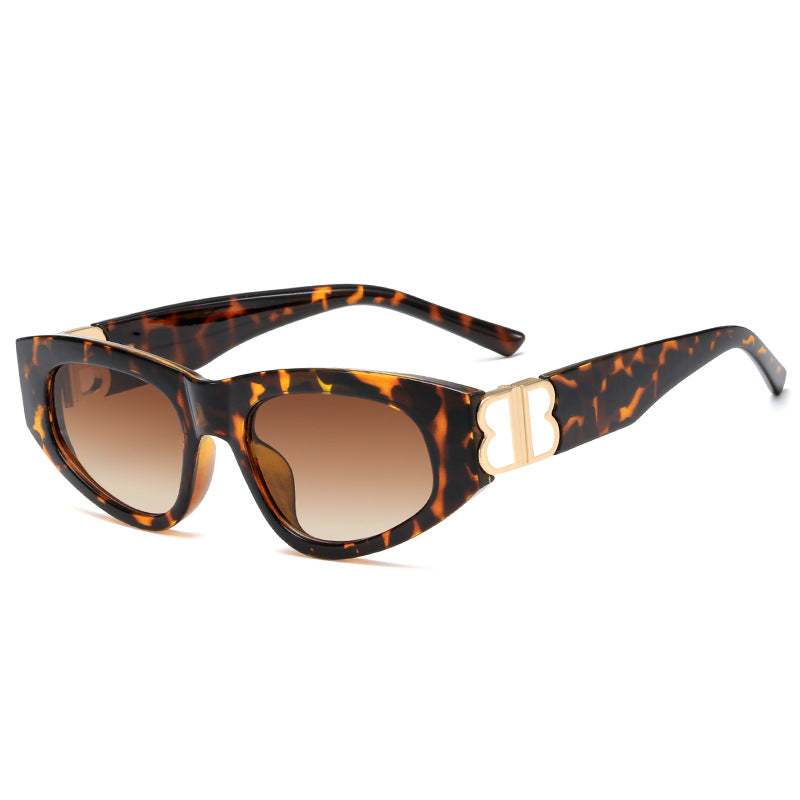 Women Cat-Eye Sunglasses with elegant plastic and luxurious metal details Stornfield