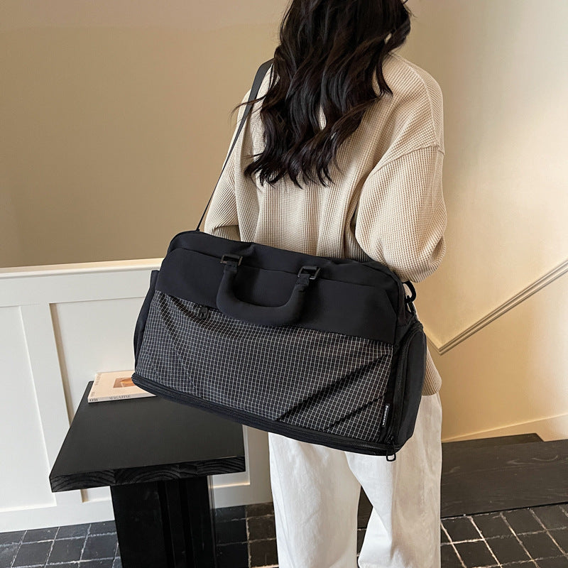 Functional travel bag with organizer compartments Stornfield