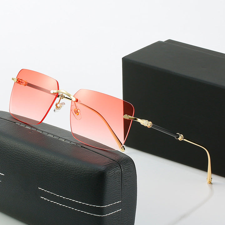Women's fashionable sunglasses with square frame and luxurious accents Stornfield