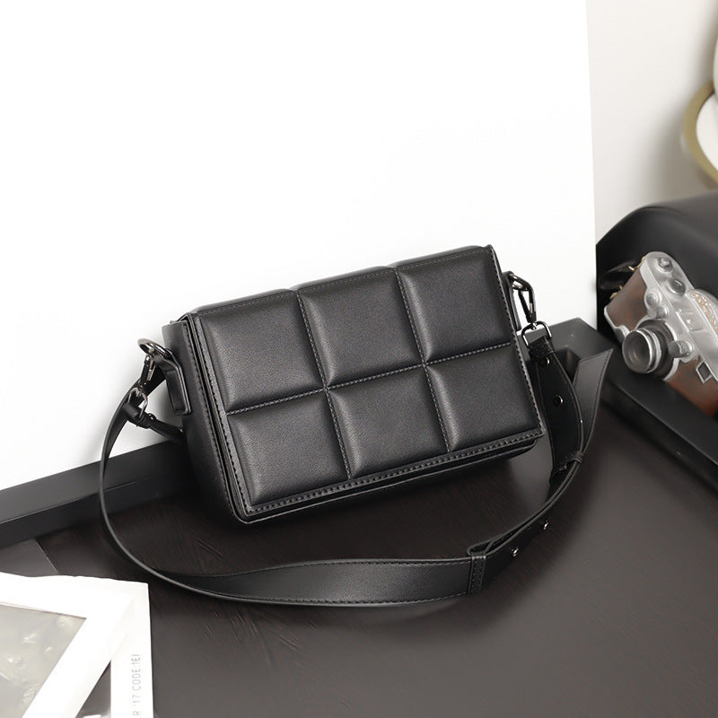 Practical Shoulder Bag in Modern Design Stornfield