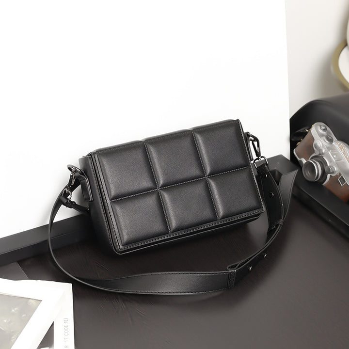 Practical Shoulder Bag in Modern Design Stornfield