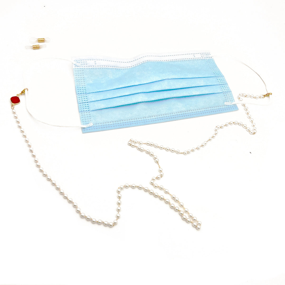 Elegant pearl necklace with golden accents Stornfield