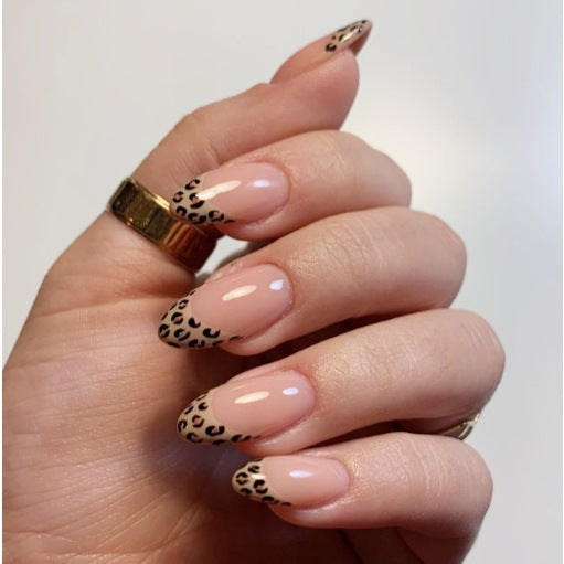 Elegant Leopard-Trimmed Press-On Nails Stornfield