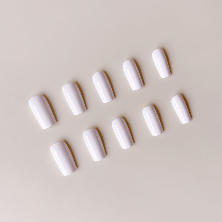 Artificial nail set with luxurious high gloss finish Stornfield