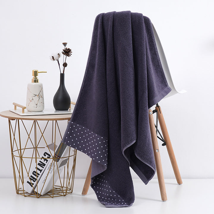High-Quality Bath Towel with Elegant Border Stornfield