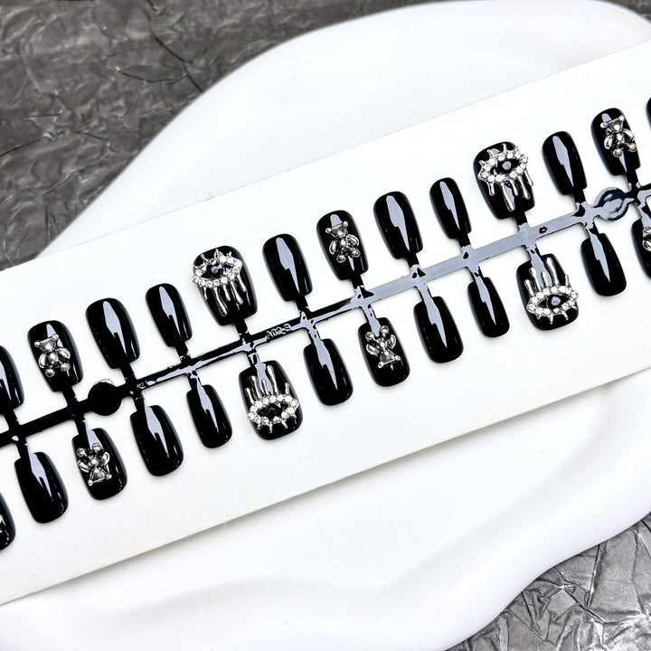 Decorative Press-On Nail Set with Elegant Metallic Accents