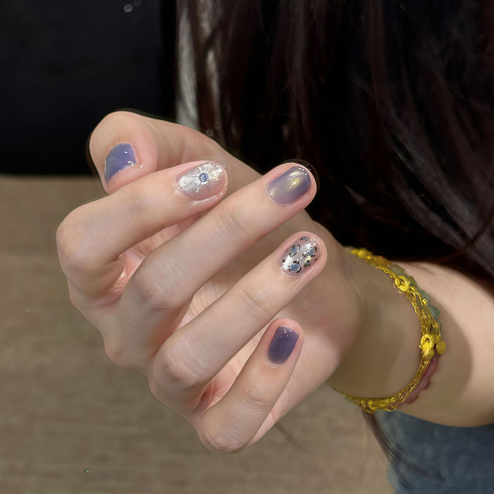 Glamorous artificial nails with elegant glitter elements Stornfield