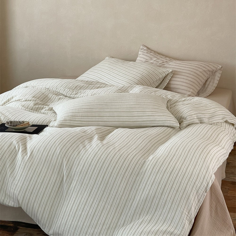 Lightweight muslin bedding set in linen look with fine stripe relief
