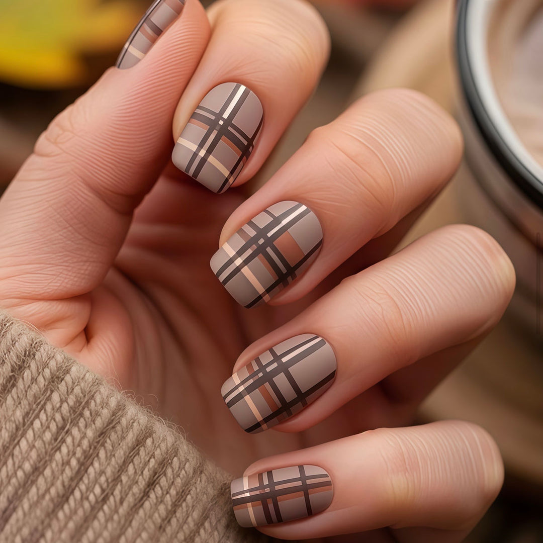 Stylish Plaid Press-On Nail Set Stornfield