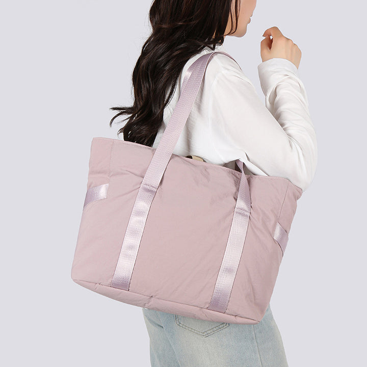 Stylish tote bag with spacious main compartment and reinforced handles Stornfield
