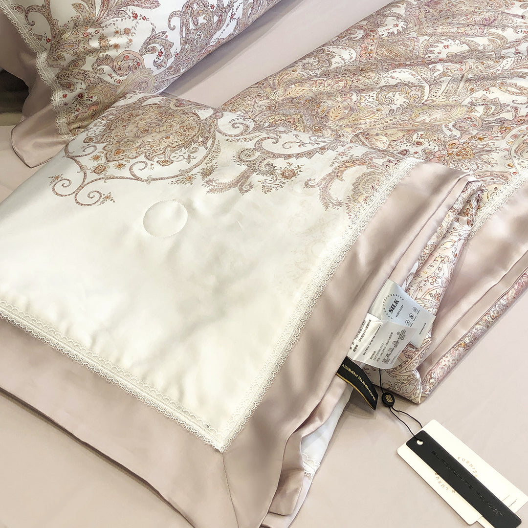 Pillowcase set made of cotton satin with delicate lace trim and satin piping