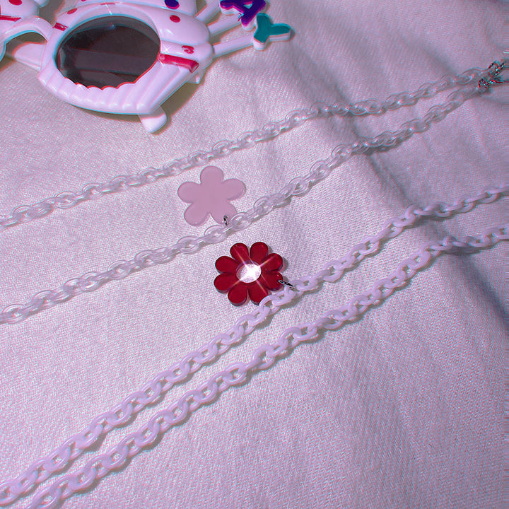 Fashionable chain strap with flower-shaped pendant Stornfield