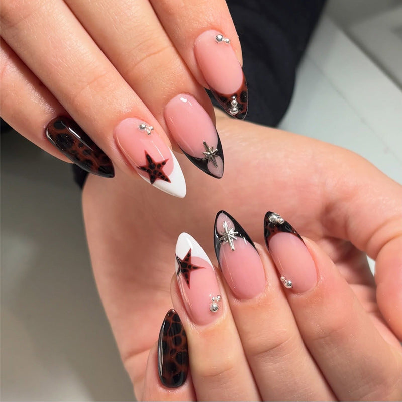 Artistic Star-Embellished Press-On Nail Set Stornfield
