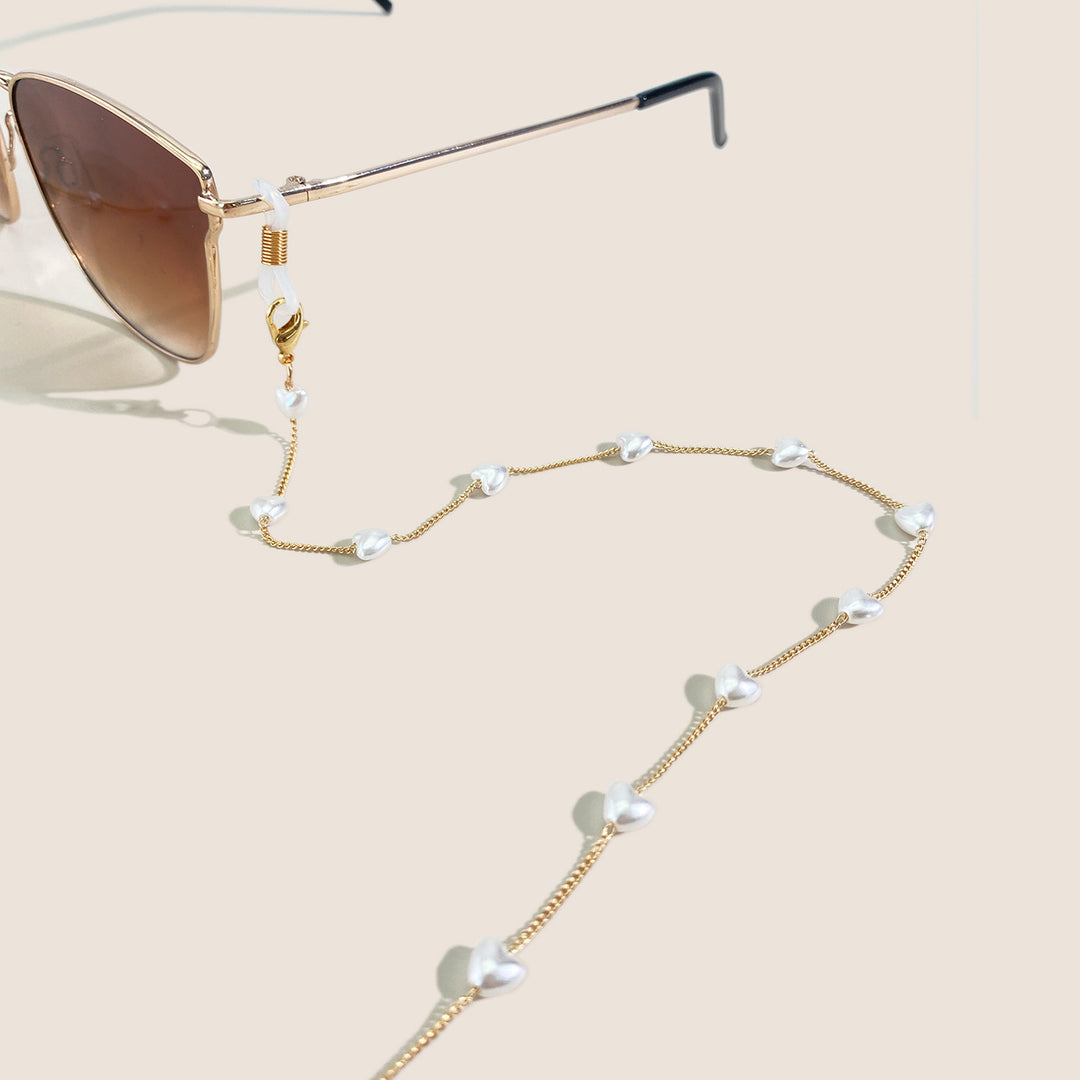 Elegant Pearl Chain Sunglasses Holder Stornfield