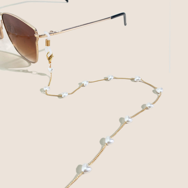 Elegant Pearl Chain Sunglasses Holder Stornfield