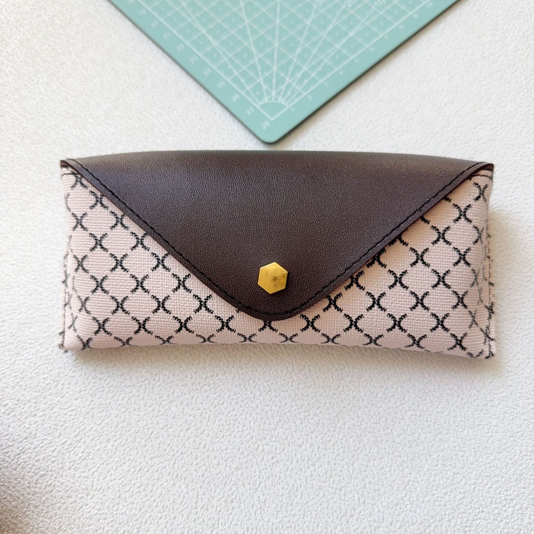 Checkered Pattern Eyewear Case Stornfield