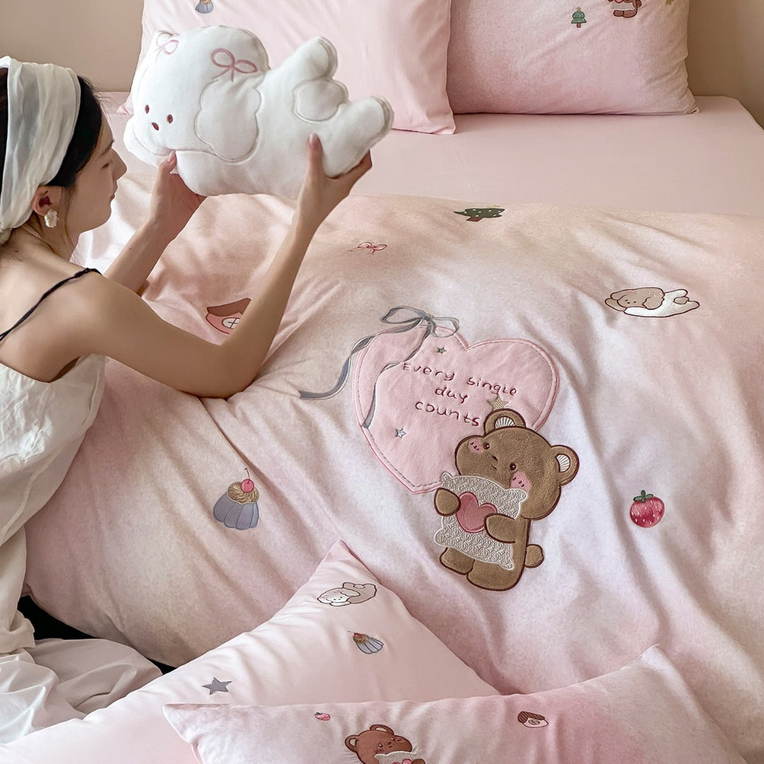 Children's Embroidered Animal Appliqué Duvet Cover Set with Plush Motif Pillow Shams