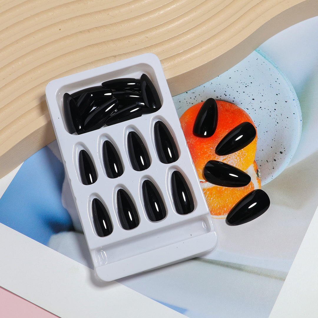 Press-On Almond-Shaped Nail Tips Stornfield