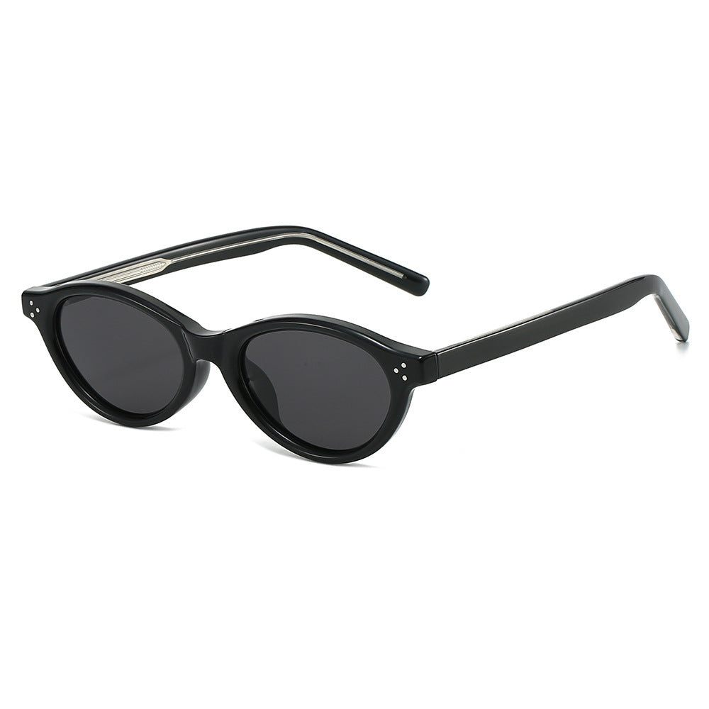 Women Cat-Eye Sunglasses with elegant, transparent frame and UV400 protection Stornfield