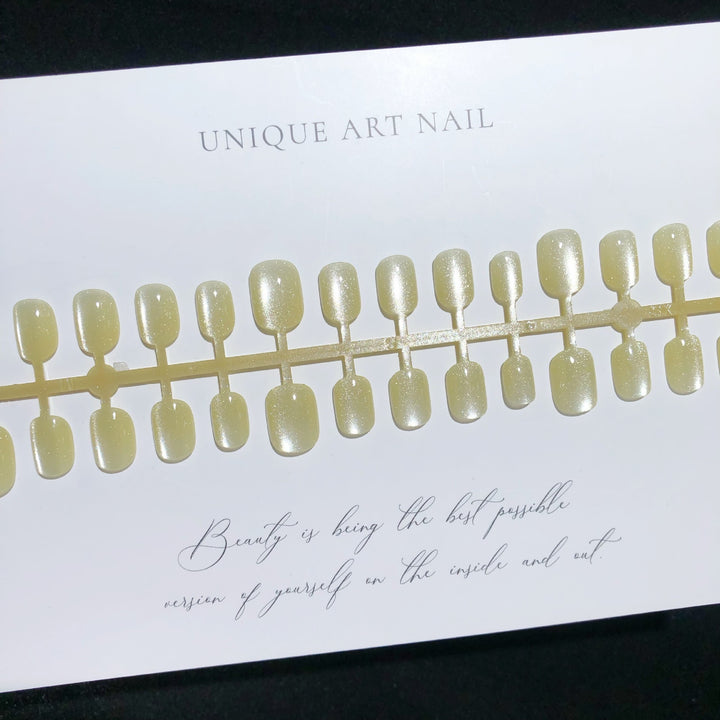 Glossy and Minimalistic Press-On Nails