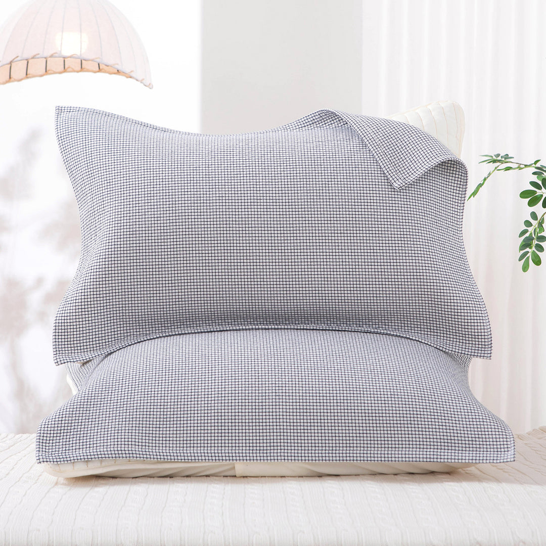 Women's pillowcase with delicate floral motif Stornfield