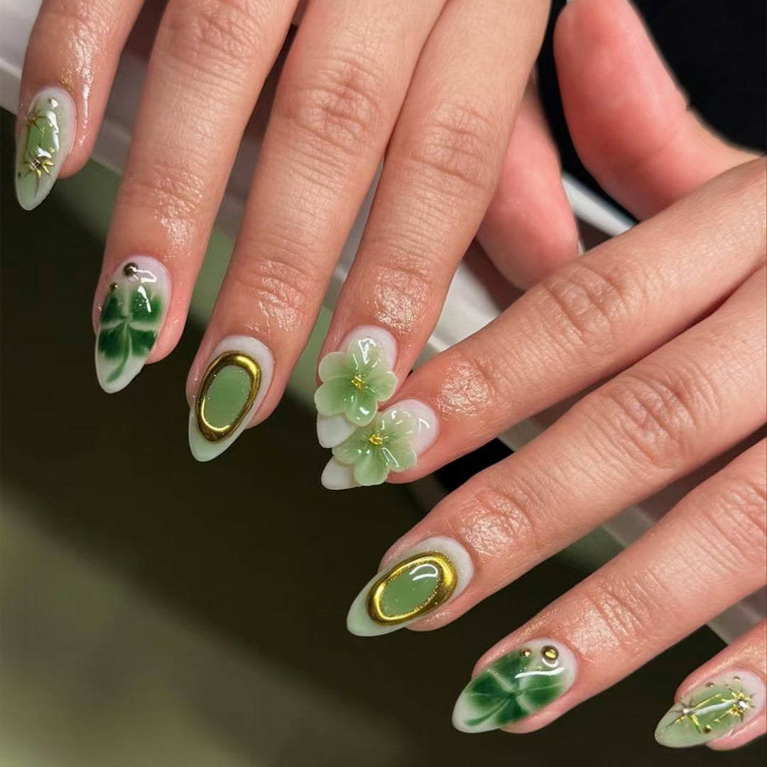 Nail art with botanical designs Stornfield