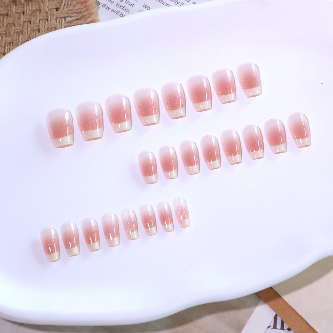 Artificial nails with elegant French tip Stornfield