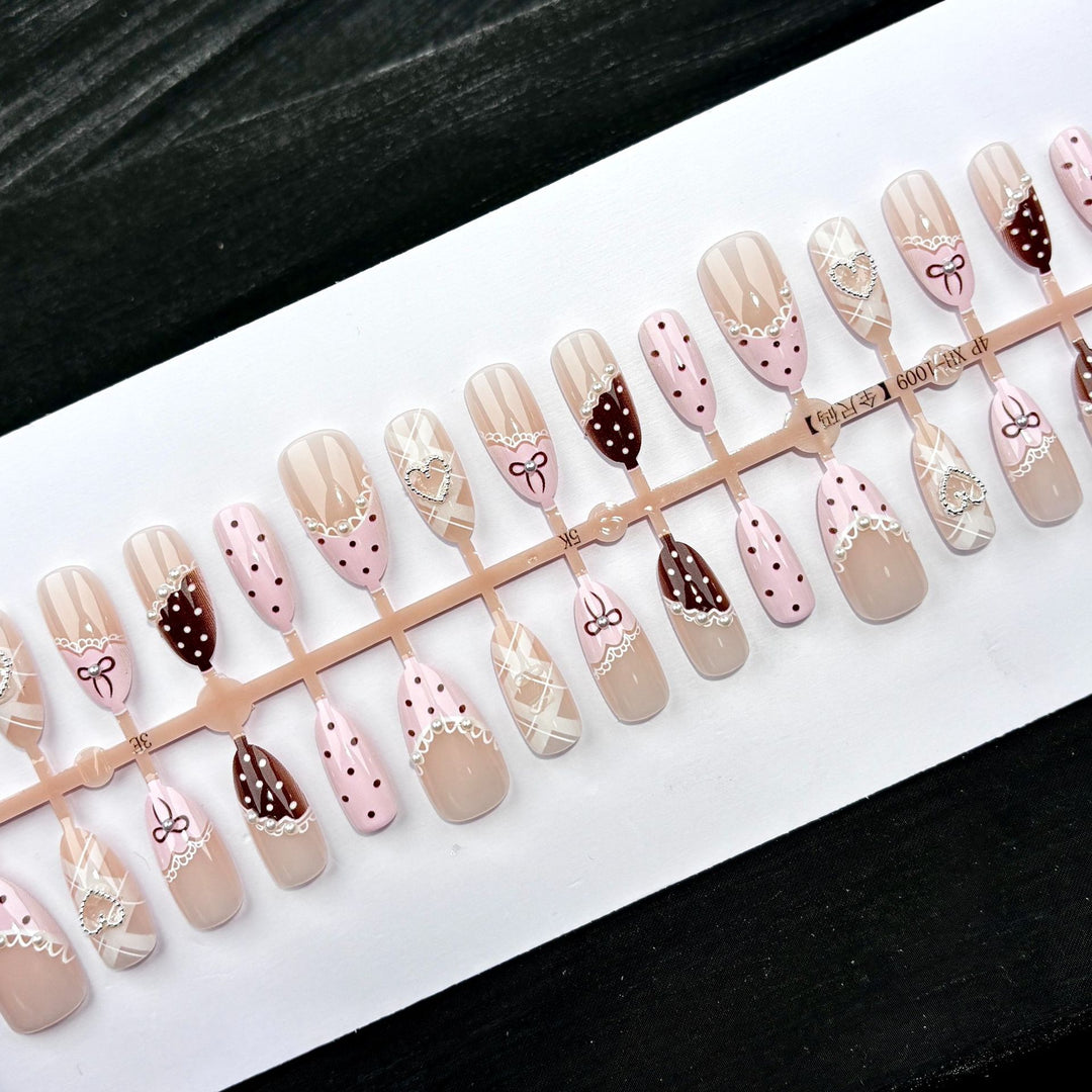 Elegant Polka Dot and Lace Press-On Nail Set