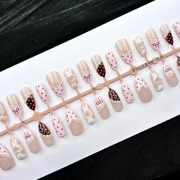 Elegant Polka Dot and Lace Press-On Nail Set