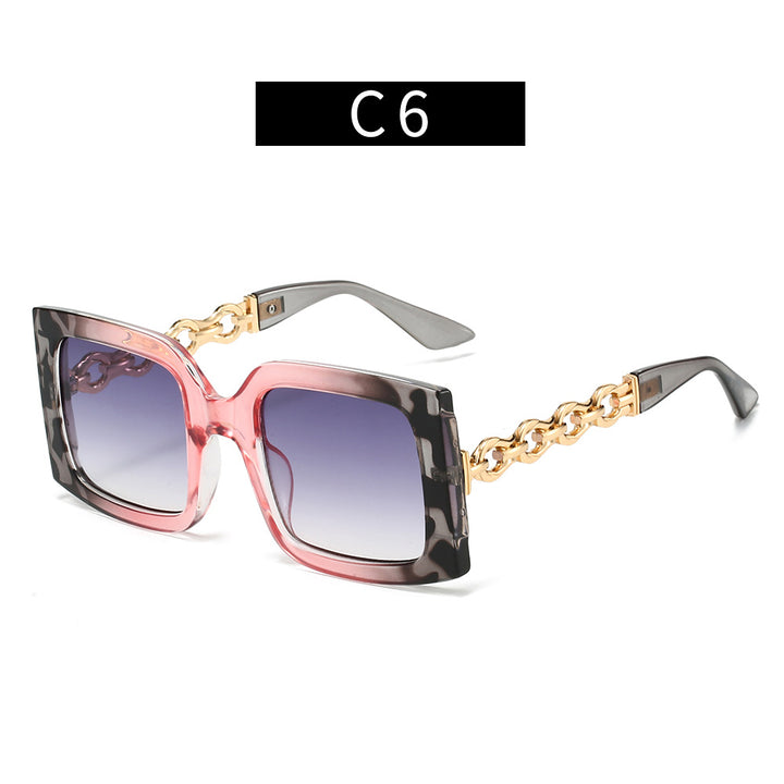 Ladies elegant sunglasses with luxurious chain details Stornfield