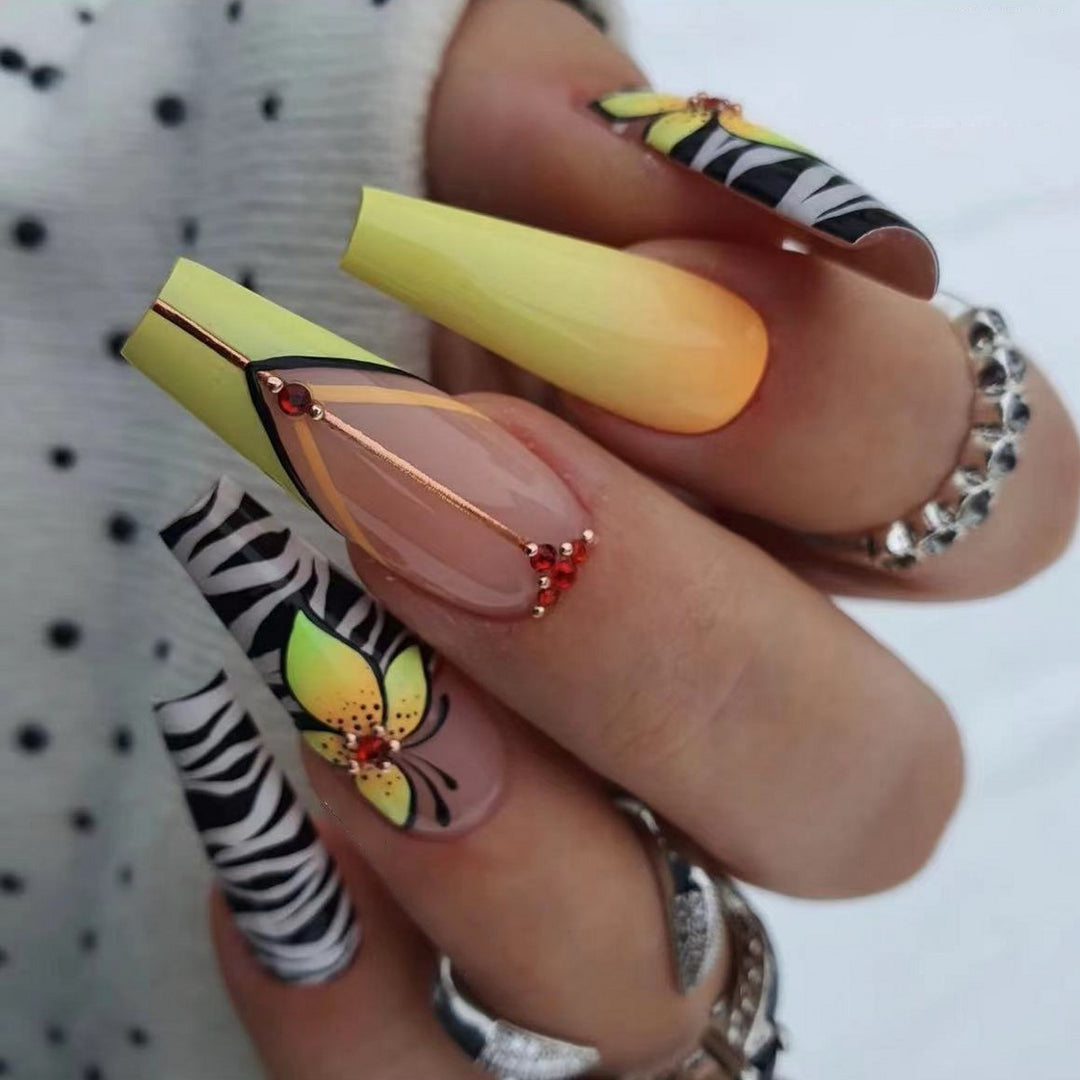 Creative press-on nails with flower and animal designs Stornfield