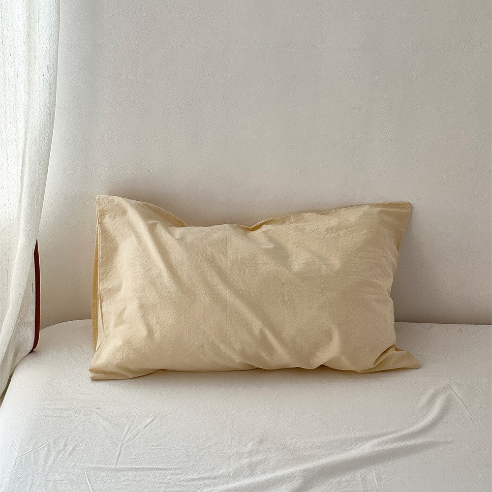 Cushion cover made of soft cotton percale with hidden zipper