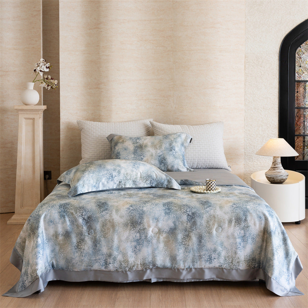 Bedding set with watercolor floral print and fine cotton satin finish