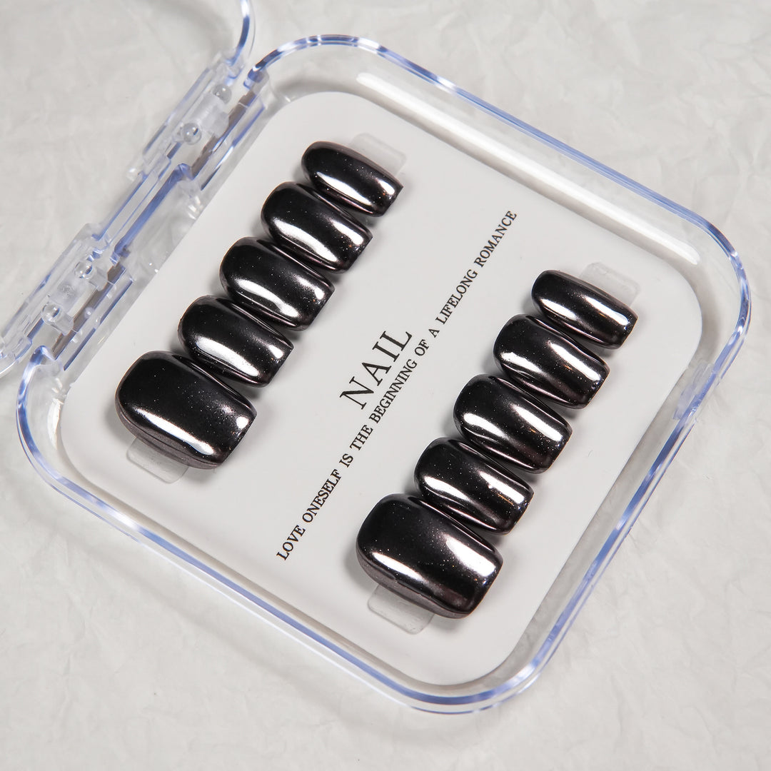 Stylish Press-On Nail Enhancements Set