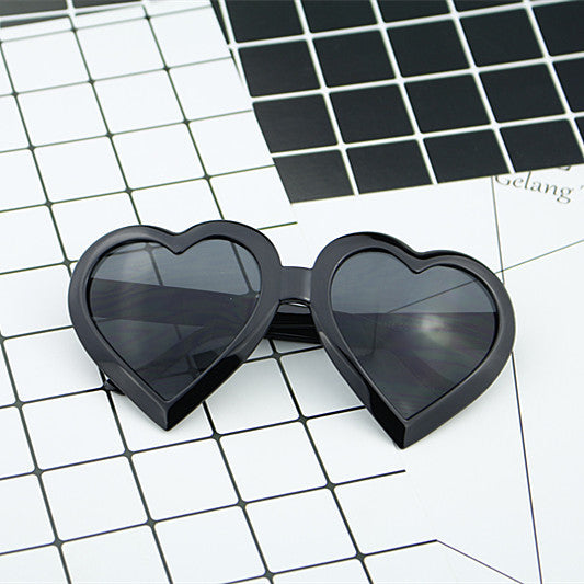 Women's Heart-Shaped Sunglasses in Modern Design Stornfield