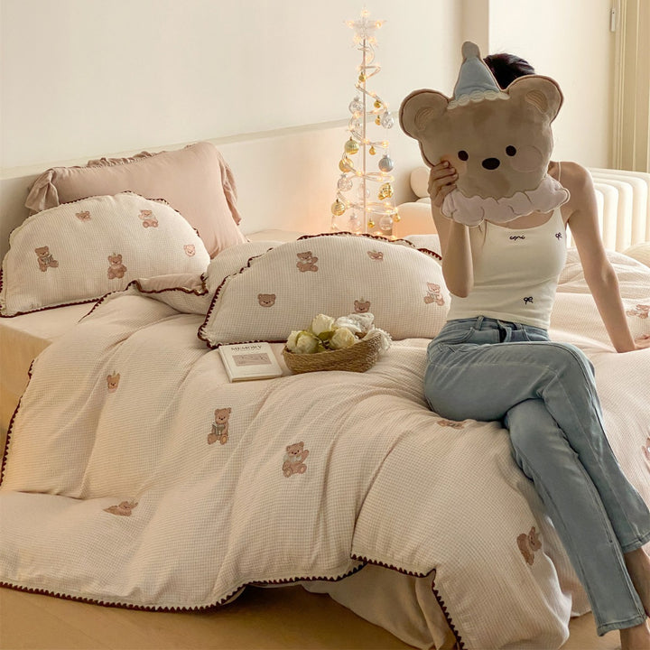 Teddy Bear Embroidered Waffle-Texture Duvet Cover Set with Scalloped Trim