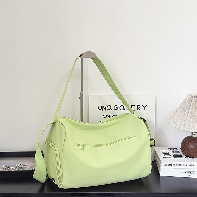 Versatile Multi-Pocket Gym Duffle Stornfield