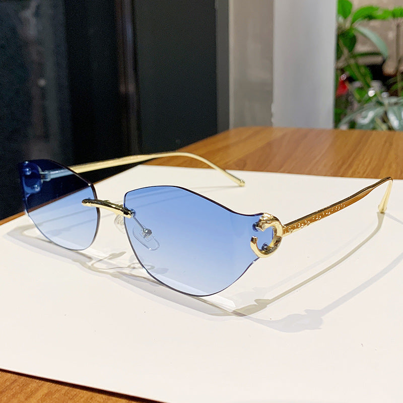 Women's fashionable sunglasses with innovative checkered design Stornfield
