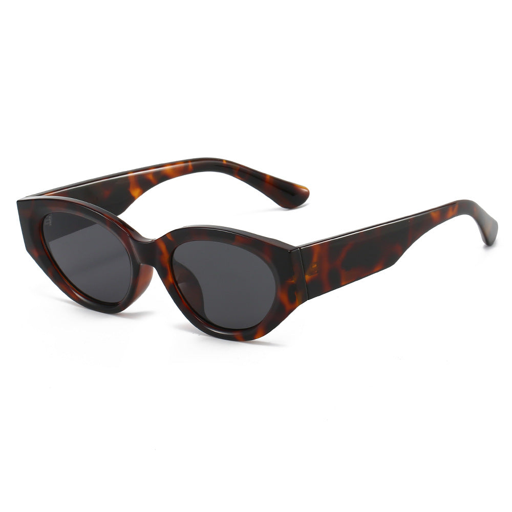 Women Cat-Eye Sunglasses with modern, transparent frame and UV protection Stornfield
