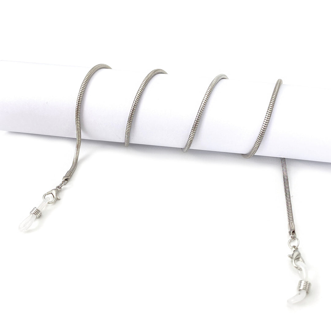 Minimalist Chain Eyewear Holder Stornfield